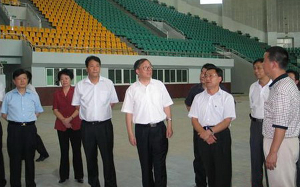 时任湖北省委书记、省人大主任李鸿忠视察星空娱乐集团武当山体育馆项目部