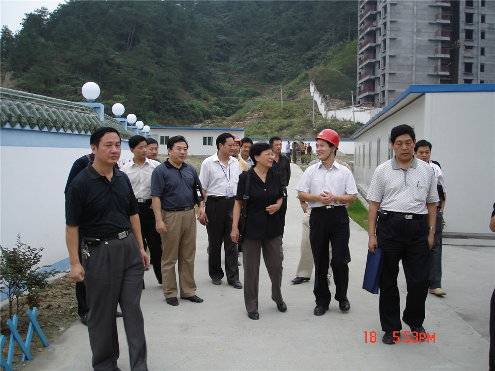 16湖北省建设厅副厅长武孟灵视察视察星空娱乐集团十堰市游泳馆项目部