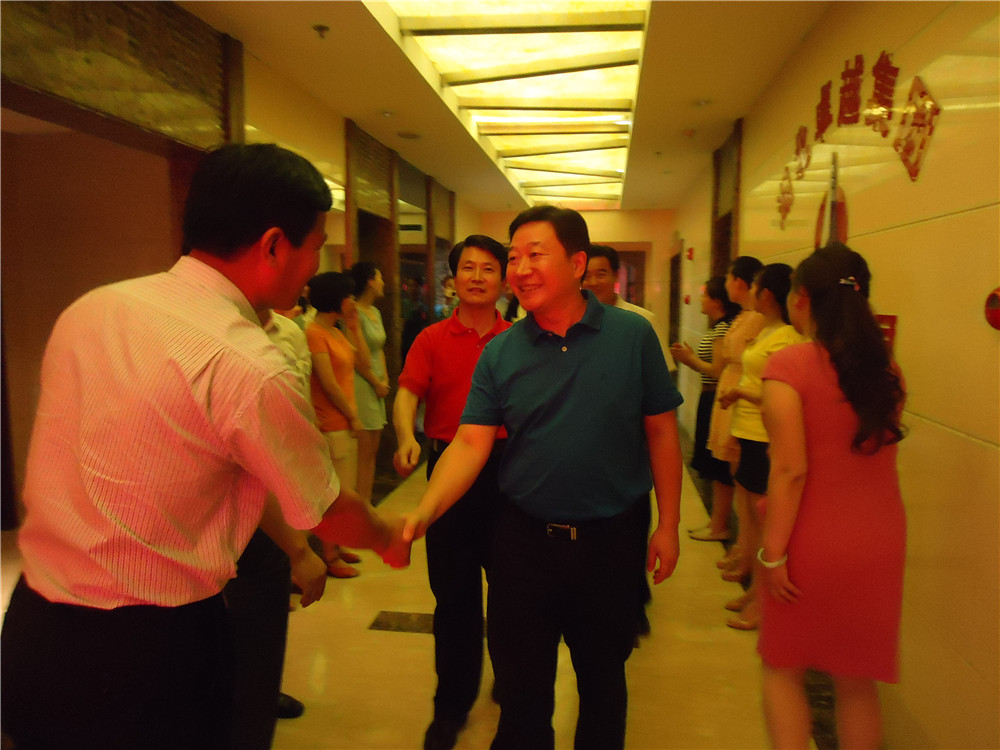 13刘雁飞董事长陪同十堰市市委书记周霁视察星空娱乐集团西安总部